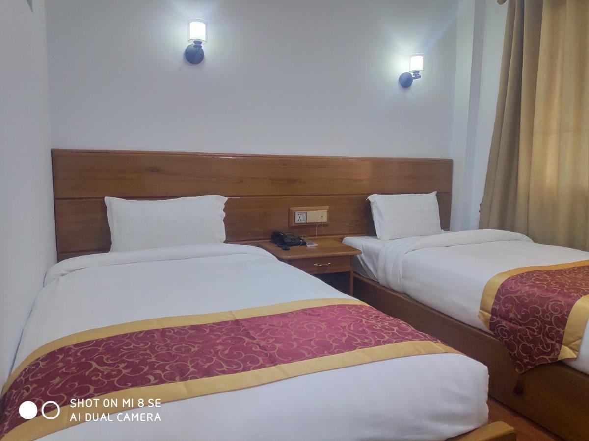 Mandalar May One Hotel Mandalay Exterior foto